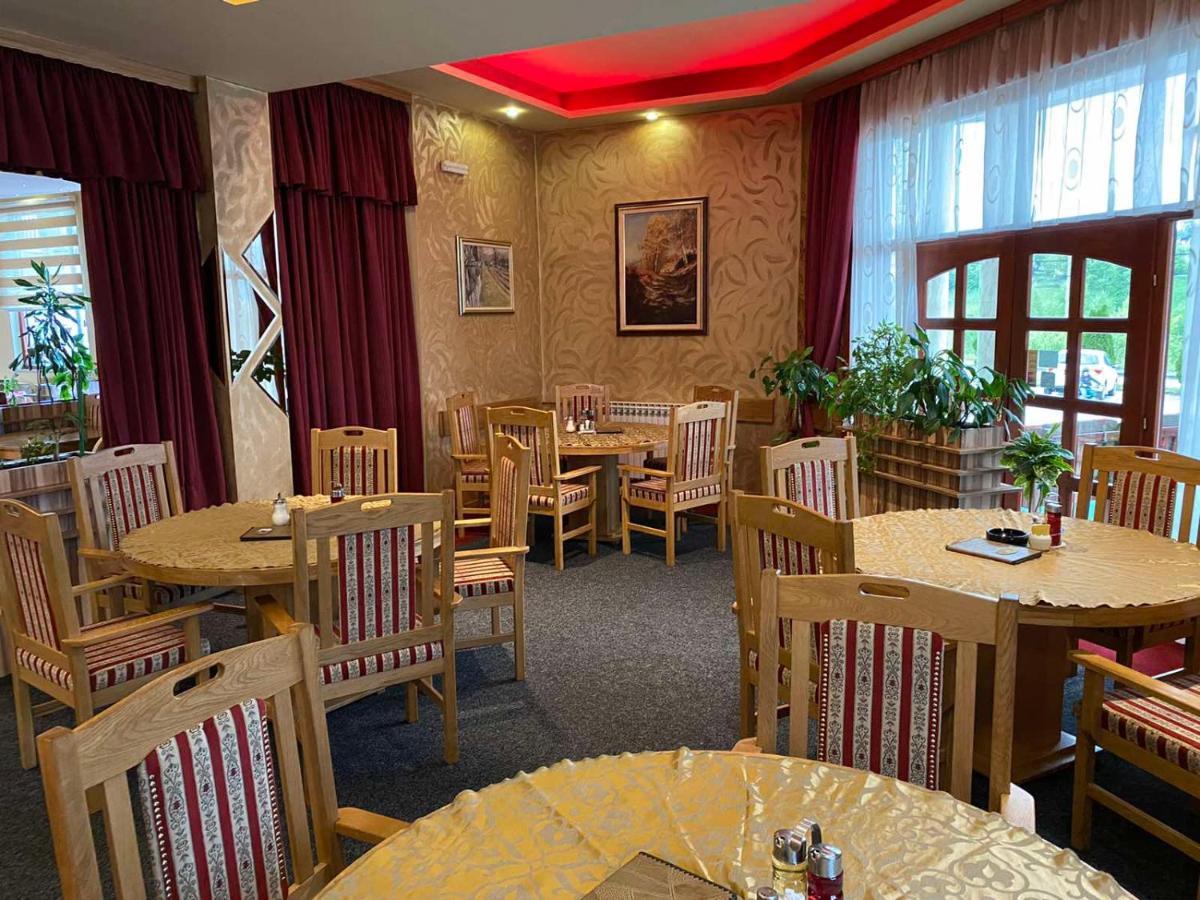 Hotel Dva Goluba Pale Eksteriør billede