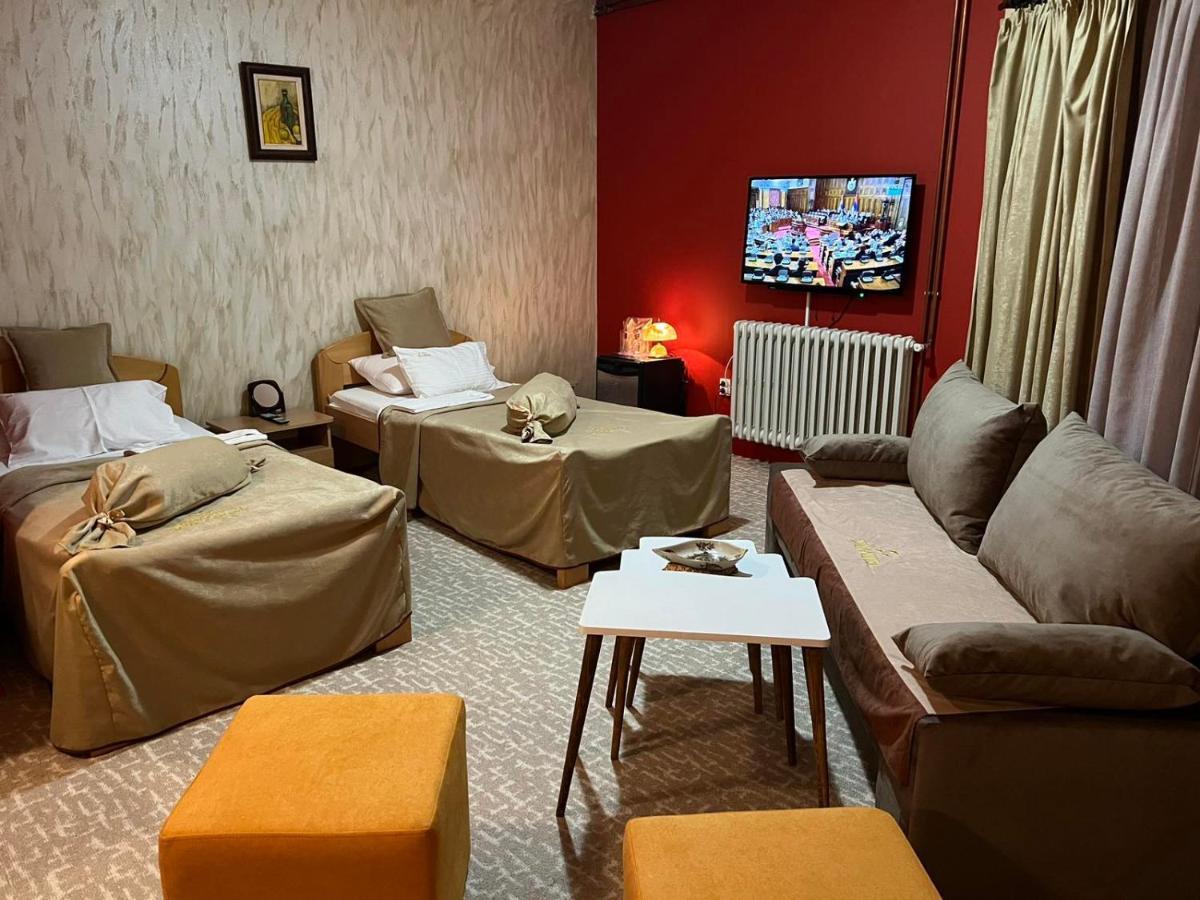 Hotel Dva Goluba Pale Eksteriør billede