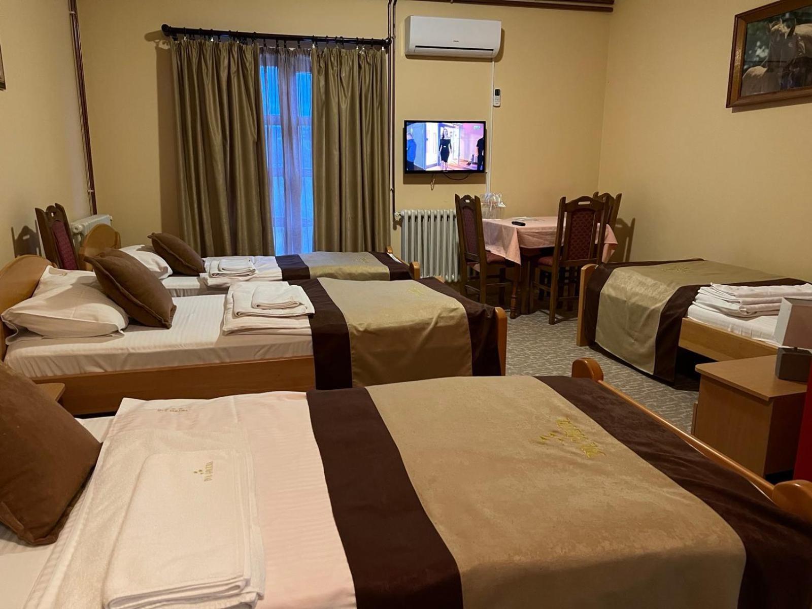 Hotel Dva Goluba Pale Eksteriør billede