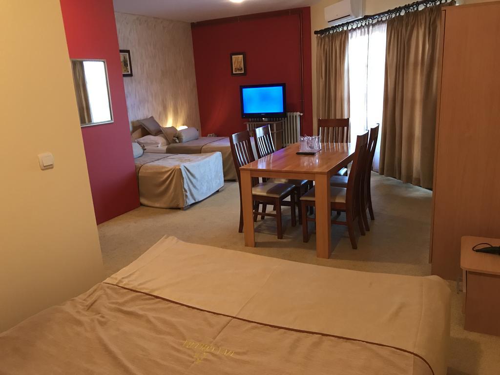 Hotel Dva Goluba Pale Eksteriør billede
