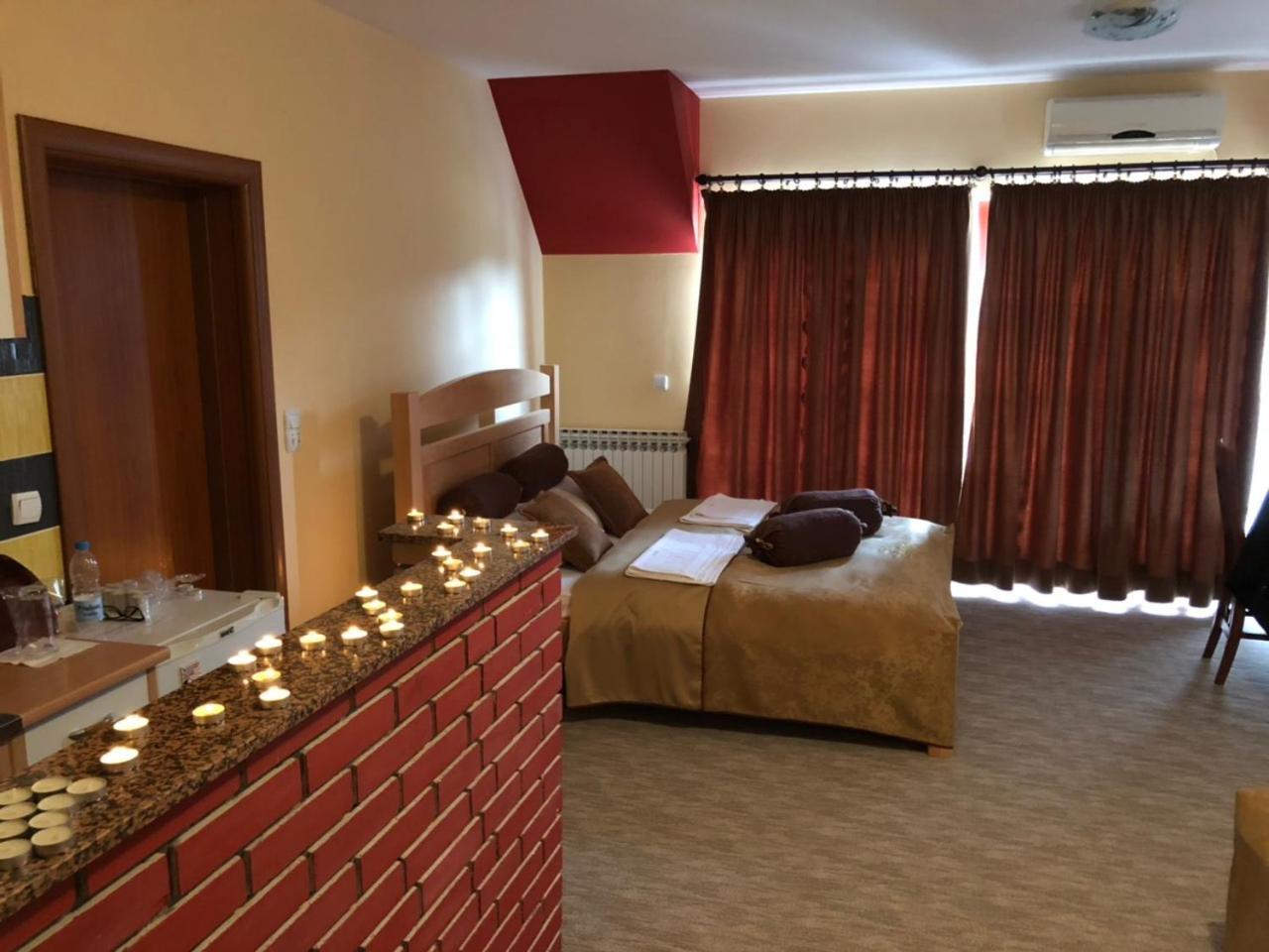 Hotel Dva Goluba Pale Eksteriør billede