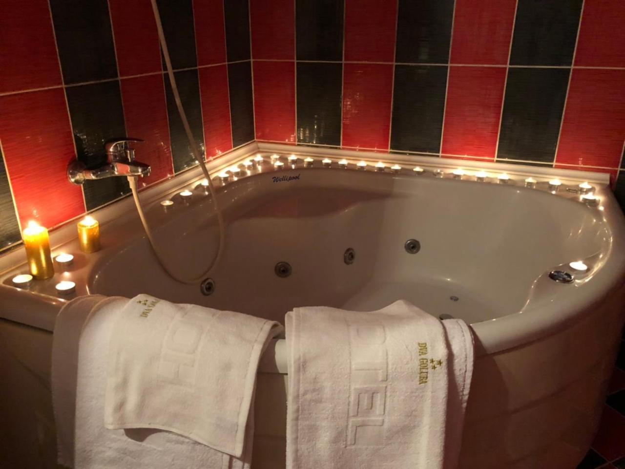 Hotel Dva Goluba Pale Eksteriør billede