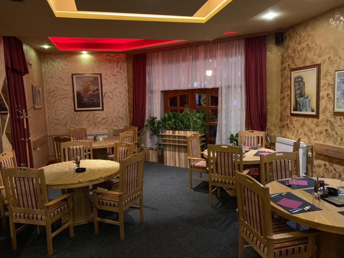 Hotel Dva Goluba Pale Eksteriør billede